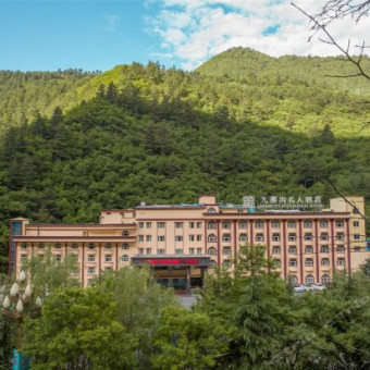 Celebrity Grand Hotel