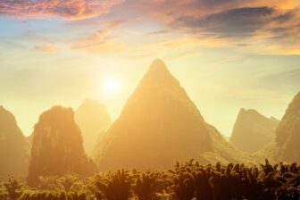 Balloon flight in Yangshuo - 阳朔热气球飞行